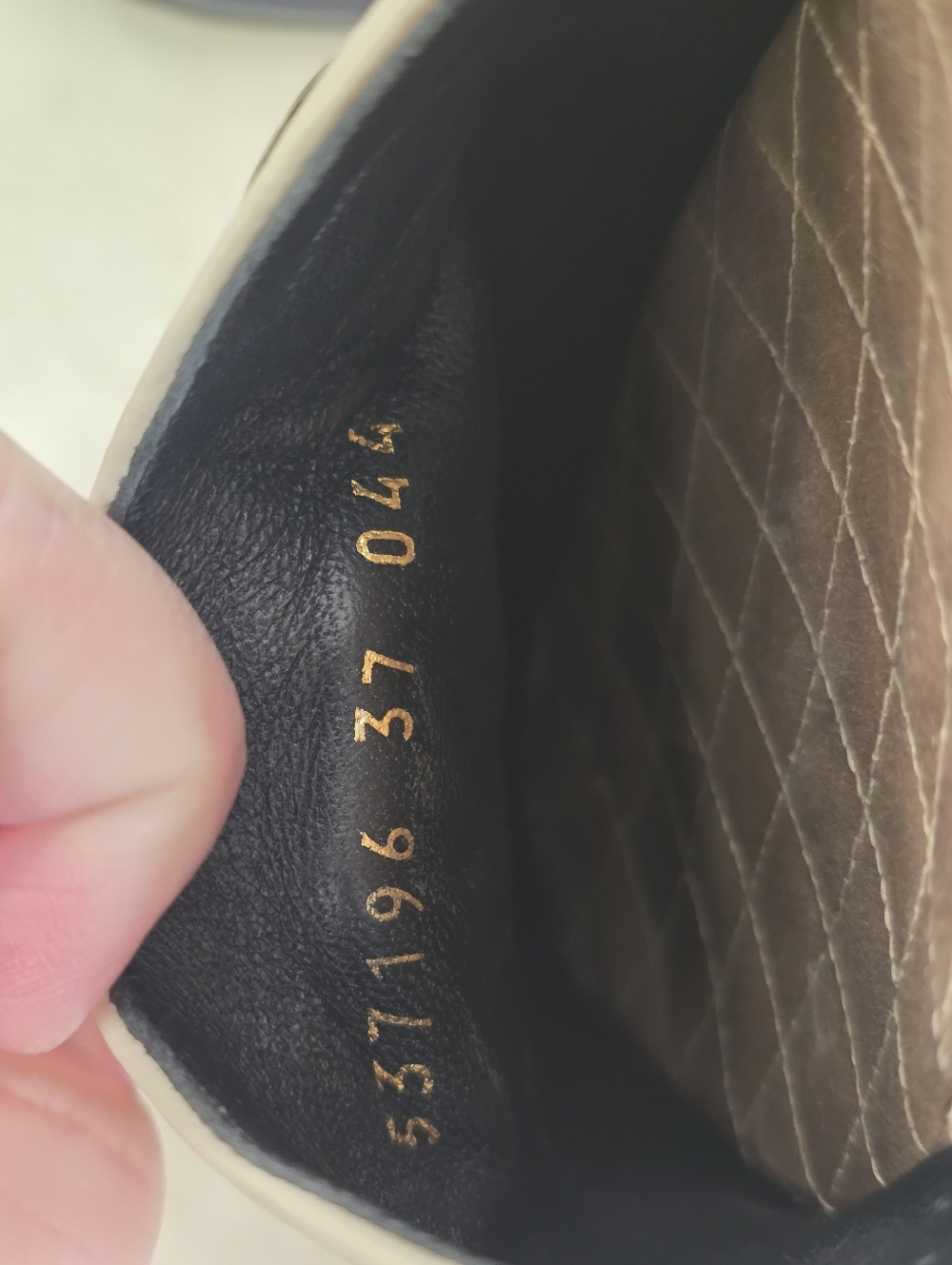 Gucci NY Yankees Cream Leather Slip-On Mules Gold Embroidered Logo Sz 37 In Box - Picture 11 of 13